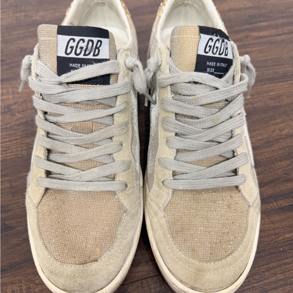 Golden Goose Beige Suede Low-Top Sneakers with White Star and Gold Heel - Picture 2 of 7